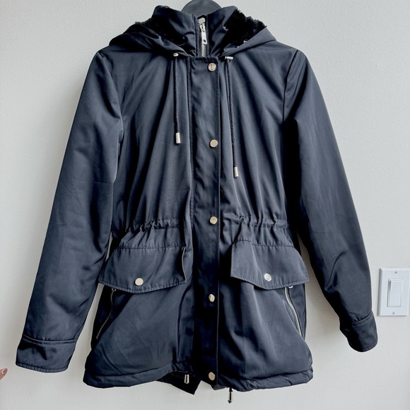 Zara women’s Black Waterproof Gold Tone Removable Faux Fur Hood Size Medium - Picture 2 of 16